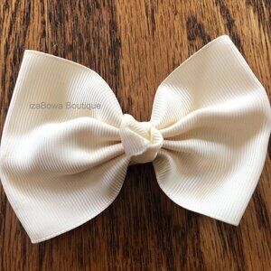 Ivory 4" Bow tie Bow    HANDCRAFTED
